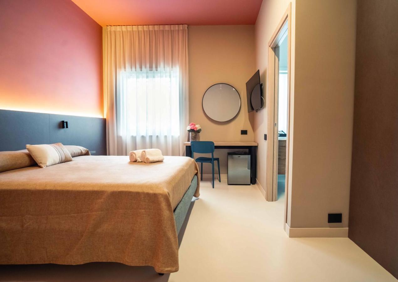 La Maison - Boutique Rooms Сперлонга Экстерьер фото