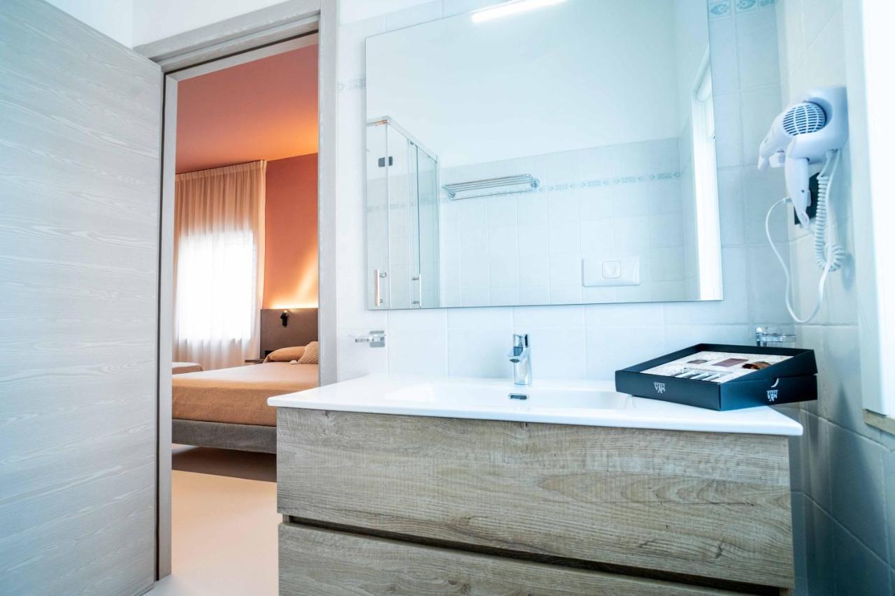 La Maison - Boutique Rooms Сперлонга Экстерьер фото