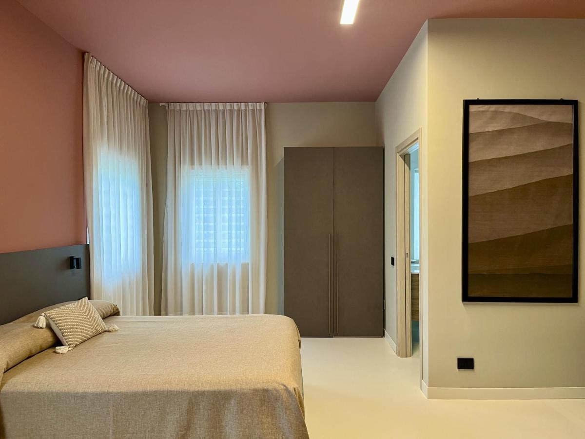 La Maison - Boutique Rooms Сперлонга Экстерьер фото